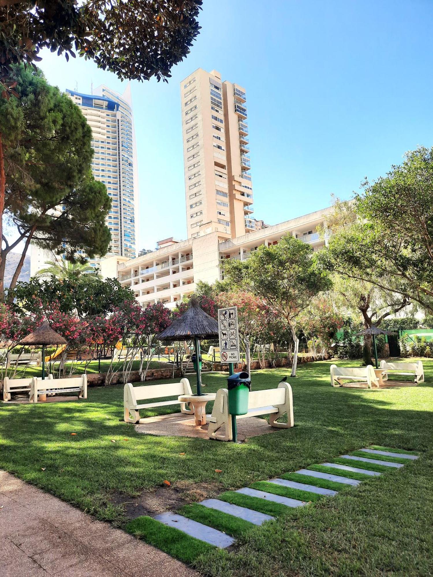 Playmon Holiday Apartment Benidorm Exterior photo